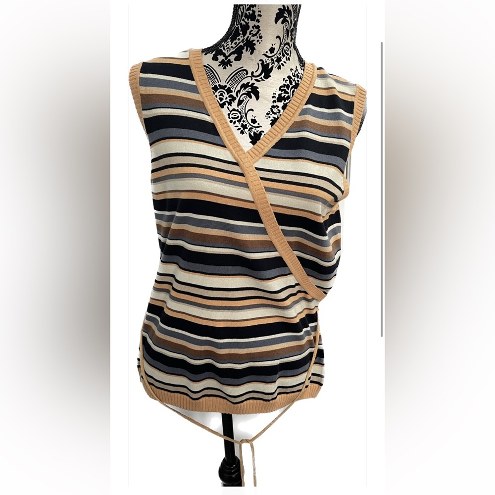 Multi-Color Striped Sleeveless  Sweater Matching Belt   Size L